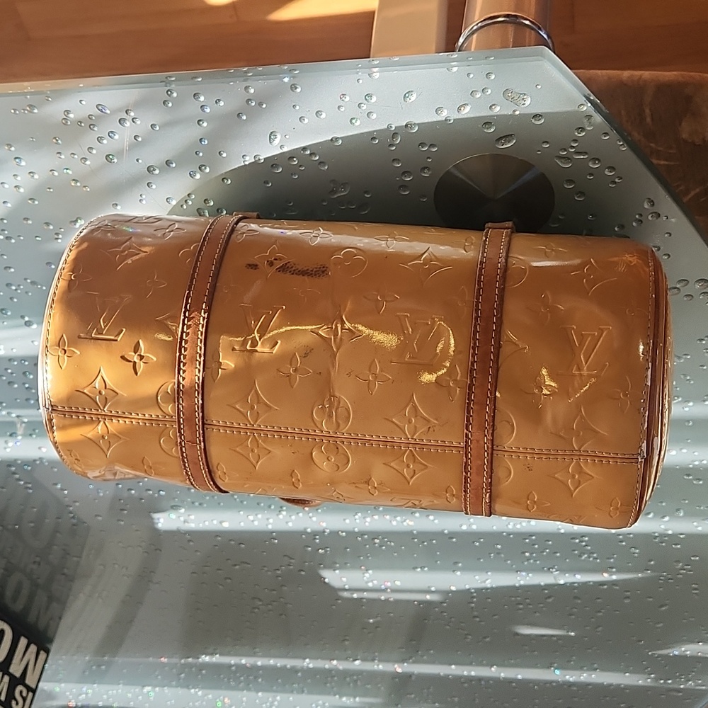 Authentic Louis Vuitton Vernis Papillon Mini Bag in Caramel Patent - Picture 5 of 6